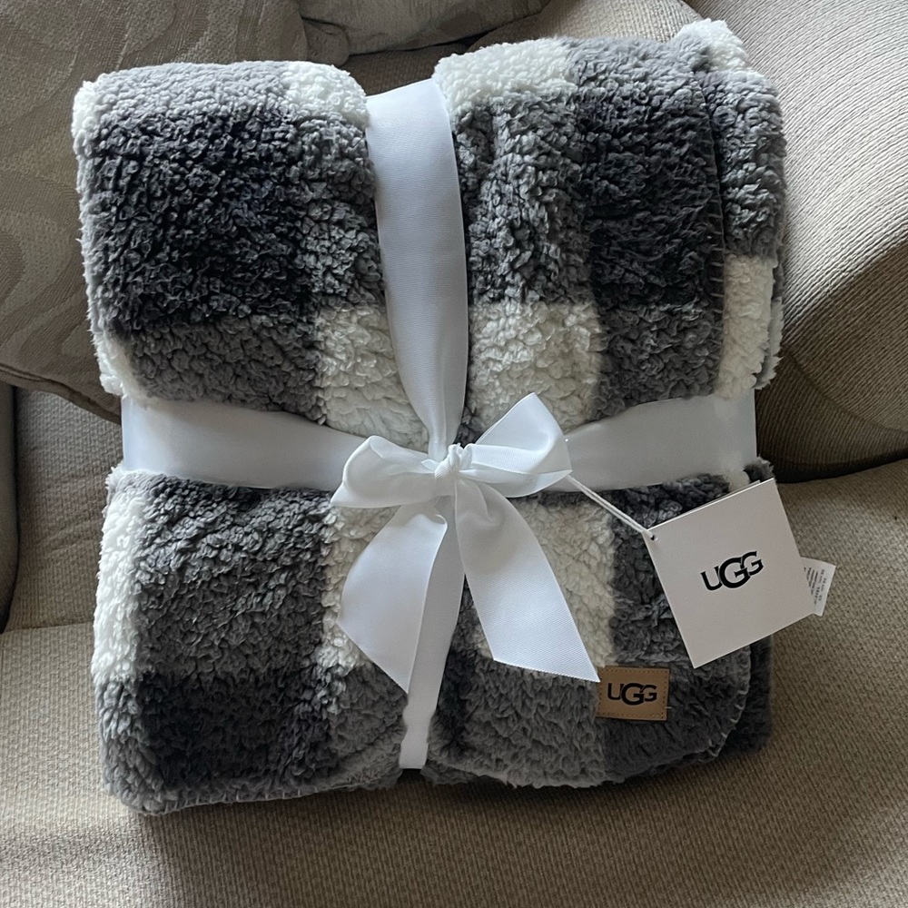 Ugg namah plaid throw BNWT